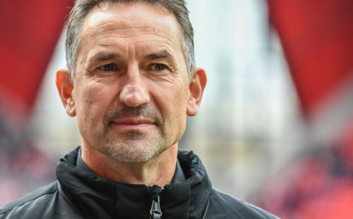 Achim Beierlorzer gewinnt in seinem ersten Spiel 