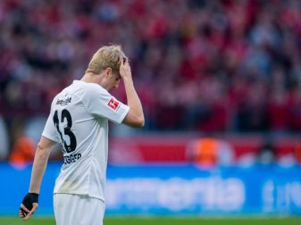 Muss das Eintracht-Trikot wieder ausziehen: Martin Hinteregger. Foto: Rolf Vennenbernd Muss das Eintracht-Trikot wieder ausziehen: Martin Hinteregger. Foto: Rolf Vennenbernd