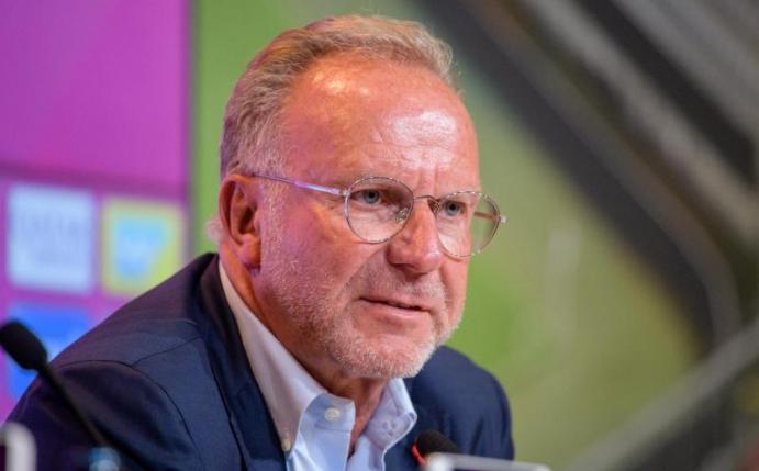 FCB-Chef Karl-Heinz Rummenigge führte ein Telfonat mit Kapitän Manuel Neuer. Foto: Matthias Balk