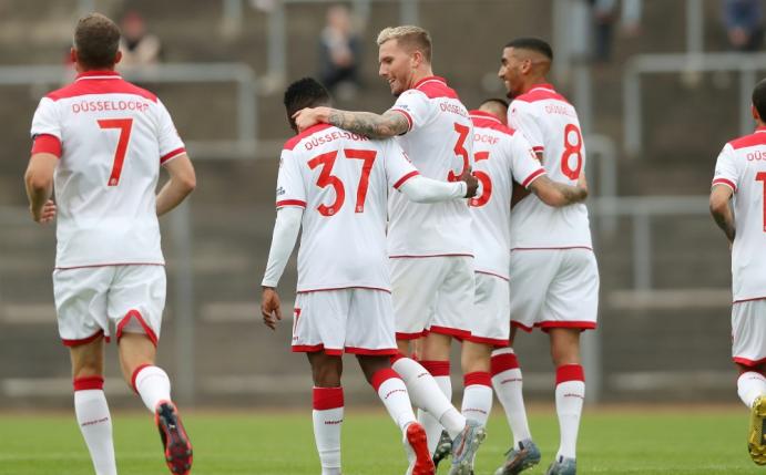 Düsseldorf gewann das Testspiel gegen Siegen mit 6:0