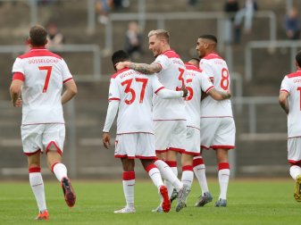 Düsseldorf gewann das Testspiel gegen Siegen mit 6:0 Düsseldorf gewann das Testspiel gegen Siegen mit 6:0