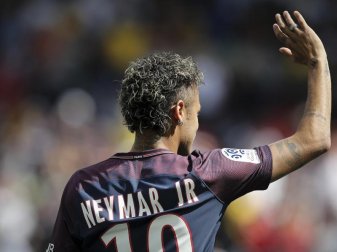Sagt Neymar PSG bald «Adieu»? Foto: Kamil Zihnioglu/AP Sagt Neymar PSG bald «Adieu»? Foto: Kamil Zihnioglu/AP