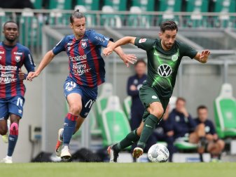 Wolfsburg gewann das Testspiel gegen Caen mit 2:1 Wolfsburg gewann das Testspiel gegen Caen mit 2:1