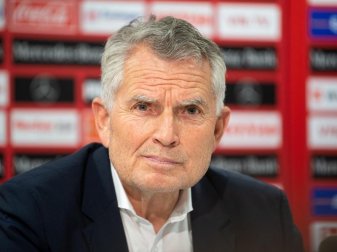 Steht beim VfB Stuttgart stark in der Kritik: Wolfgang Dietrich, Präsident des Absteigers. Foto: Sebastian Gollnow Steht beim VfB Stuttgart stark in der Kritik: Wolfgang Dietrich, Präsident des Absteigers. Foto: Sebastian Gollnow