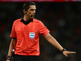 Deniz Aytekin ist Schiedsrichter des Jahres Deniz Aytekin ist Schiedsrichter des Jahres