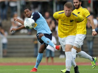 Plea (l.) schoss im ersten Testspiel drei Tore