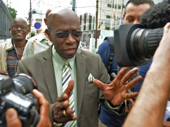 Jack Warner muss knapp 70 Millionen Euro Strafe zahlen Jack Warner muss knapp 70 Millionen Euro Strafe zahlen