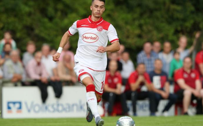 Testspielsieg beim Debüt: Erik Thommy