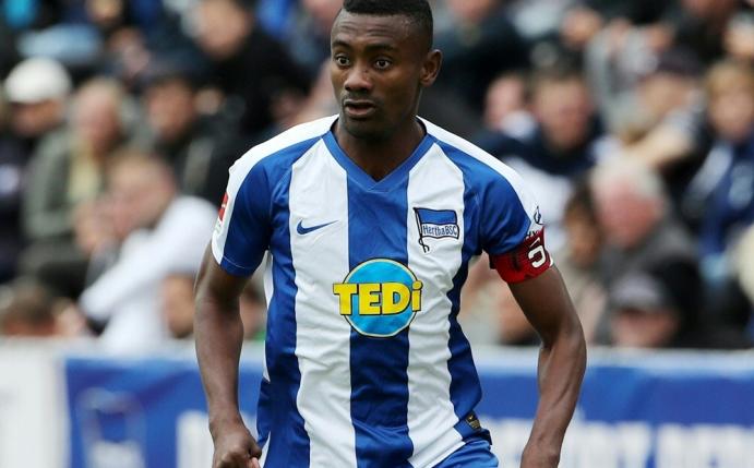 Kalou trifft gegen Sturm Graz vom Elfmeterpunkt