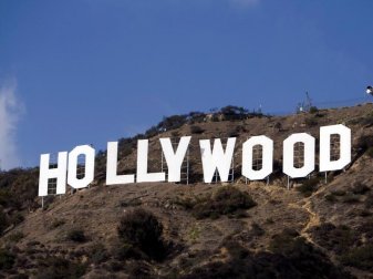 Für vier Nächten weilen die Spieler des FC Bayern in Los Angeles. Auch ein Treffen mit Arnold Schwarzenegger ist geplant. Foto: Andrew Gombert/EPA Für vier Nächten weilen die Spieler des FC Bayern in Los Angeles. Auch ein Treffen mit Arnold Schwarzenegger ist geplant. Foto: Andrew Gombert/EPA