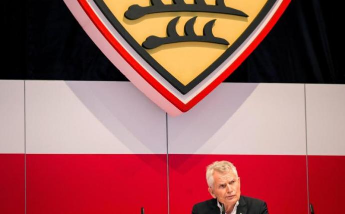 Hat eine Erklärung zu seinem Rücktritt als Präsident des VfB Stuttgart abgegeben: Wolfgang Dietrich. Foto: Christoph Schmidt