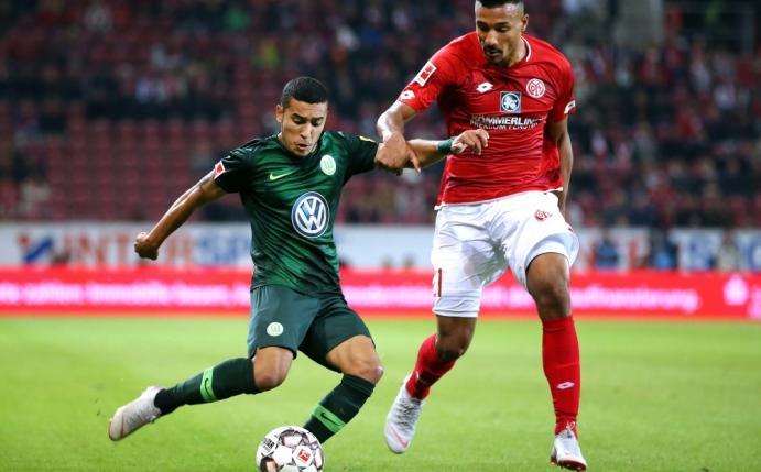 Onisiwo (r.) bleibt Mainz erhalten 