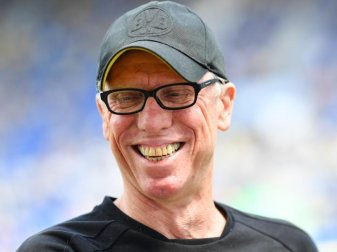Steht vor einer Rückkehr nach Österreich: Peter Stöger. Foto: Uwe Anspach Steht vor einer Rückkehr nach Österreich: Peter Stöger. Foto: Uwe Anspach