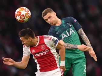 Geht künftig in Spanien ins Luftduell: Kieran Trippier (r). Foto: Marius Becker