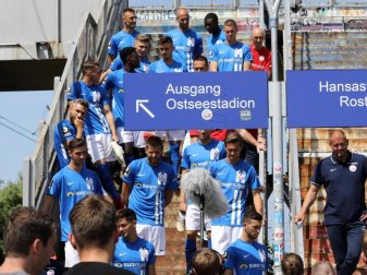 Hansa Rostock geht mit einer runderneuerten Mannschaft in die Saison der 3. Liga. Foto: Bernd Wüstneck Hansa Rostock geht mit einer runderneuerten Mannschaft in die Saison der 3. Liga. Foto: Bernd Wüstneck