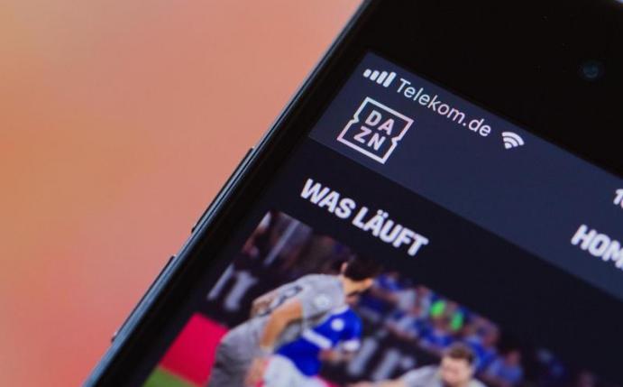 DAZN kooperiert mit Eurosport: Die Bundesliga gibt es künftig im Streamingdienst. Foto: Rolf Vennenbernd