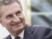 EU-Kommissar Günther Oettinger möchte dem VfB Stuttgart helfen. Foto: Thierry Roge/BELGA