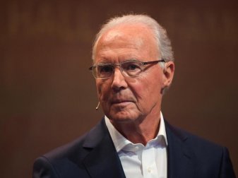 Die Bundesanwaltschaft der Schweiz will das Strafverfahren gegen Franz Beckenbauer im Zusammenhang mit der Vergabe der WM 2006 von den weiteren Verfahren abtrennen. Foto: Ina Fassbender Die Bundesanwaltschaft der Schweiz will das Strafverfahren gegen Franz Beckenbauer im Zusammenhang mit der Vergabe der WM 2006 von den weiteren Verfahren abtrennen. Foto: Ina Fassbender