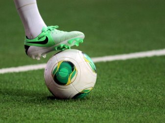 In Deutschland gibt es laut DFB rund 5000 Kunstrasenplätze. Foto: Fredrik von Erichsen In Deutschland gibt es laut DFB rund 5000 Kunstrasenplätze. Foto: Fredrik von Erichsen