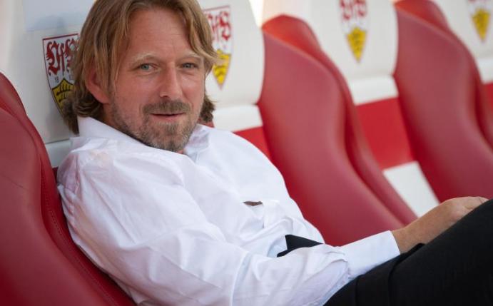 «Die Verletzung ist ein Schock für uns alle», sagte Stuttgarts Sportdirektor Sven Mislintat über Kalajdzic. Foto: Sebastian Gollnow