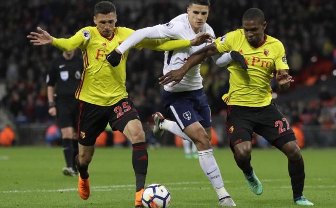 José Holebas (l) spielt in der Premier League für den FC Watford. Foto: Kirsty Wigglesworth/AP