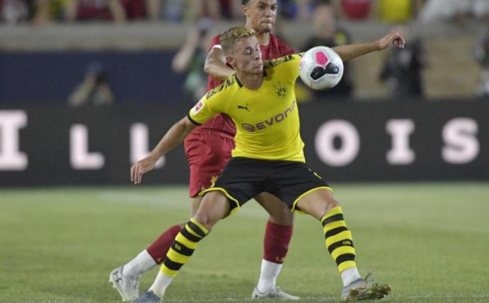 Thorgan Hazard trägt jetzt das Trikot von Borussia Dortmund. Foto: Tim Vizer