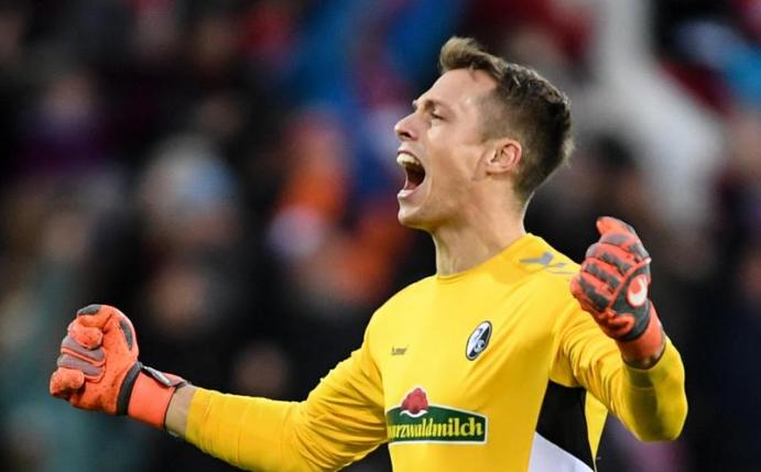 Alexander Schwolow steht noch beim SC Freiburg unter Vertrag. Foto: Patrick Seeger