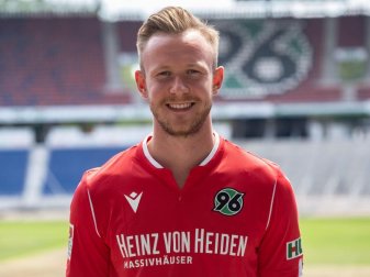 Hannovers Neuzugang Cedric Teuchert wird den Saisonauftakt verletzungsbedingt verpassen. Foto: Peter Steffen Hannovers Neuzugang Cedric Teuchert wird den Saisonauftakt verletzungsbedingt verpassen. Foto: Peter Steffen