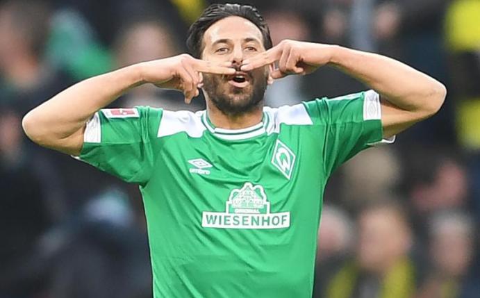 Werder Bremen hat den Vertrag mit seinem Trikotsponsor Wiesenhof um zwei weitere Jahre verlängert. Foto: C. Jaspersen