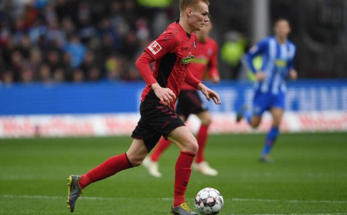 Philipp Lienhart und der SC Freiburg haben ihre Zusammenarbeit vorzeitig verlängert. Foto: Patrick Seeger