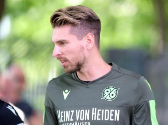 Trifft zum Auftakt der 2. Liga gleich auf seinen ehemaligen Club VfB Stuttgart: Hannovers Torwart Ron-Robert Zieler. Foto: Peter Steffen Trifft zum Auftakt der 2. Liga gleich auf seinen ehemaligen Club VfB Stuttgart: Hannovers Torwart Ron-Robert Zieler. Foto: Peter Steffen