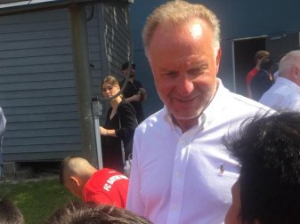 Kehrt zufrieden aus den USA zurück: Bayern-Vorstandsboss Karl-Heinz Rummenigge. Foto: Klaus Bergmann Kehrt zufrieden aus den USA zurück: Bayern-Vorstandsboss Karl-Heinz Rummenigge. Foto: Klaus Bergmann