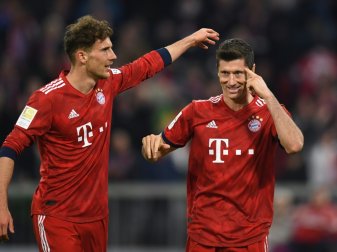 Goretzka (l.) trifft für die Bayern Goretzka (l.) trifft für die Bayern