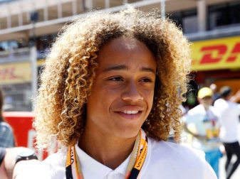 Xavi Simons wechselt von Barcelona zu Paris St. Germain Xavi Simons wechselt von Barcelona zu Paris St. Germain