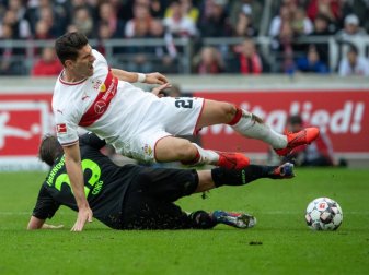 Die 2. Liga startet mit dem Duell der beiden Absteiger: VfB Stuttgart gegen Hannover 96. Foto: Sebastian Gollnow Die 2. Liga startet mit dem Duell der beiden Absteiger: VfB Stuttgart gegen Hannover 96. Foto: Sebastian Gollnow