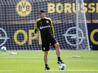 Gab seinen Spielern Hitzefrei: BVB-Coach Lucien Favre. Foto: Federico Gambarini Gab seinen Spielern Hitzefrei: BVB-Coach Lucien Favre. Foto: Federico Gambarini
