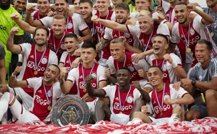 Ajax Amsterdam hat sich zum neunten Mal den niederländischen Supercup geholt. Foto: Olaf Crack/ANP