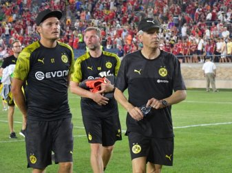Präsentiert sich mit Dortmund in Frühform: BVB-Coach Lucien Favre (r). Foto: Präsentiert sich mit Dortmund in Frühform: BVB-Coach Lucien Favre (r). Foto: