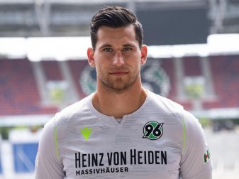 Steht vor einem Wechsel zu RB Leipzig: Torwart Philipp Tschauner von Hannover 96. Foto: Peter Steffen Steht vor einem Wechsel zu RB Leipzig: Torwart Philipp Tschauner von Hannover 96. Foto: Peter Steffen