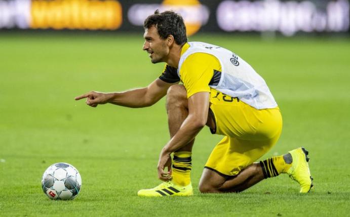 Weiß, wo es langgeht: BVB-Rückkehrer Mats Hummels bringt viel Qualität ein. Foto: David Inderlied