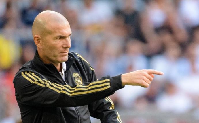 Plagt sich mit Personalsorgen und spielerischen Defiziten herum: Real-Trainer Zinedine Zidane. Foto: Matthias Balk