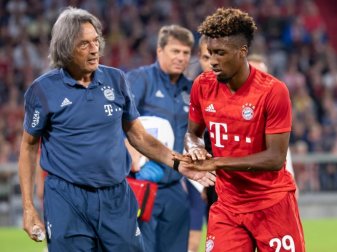 Kingsley Coman (r) musste nur fünf Minuten nach seiner Einwechslung wieder vom Platz. Foto: Sven Hoppe Kingsley Coman (r) musste nur fünf Minuten nach seiner Einwechslung wieder vom Platz. Foto: Sven Hoppe
