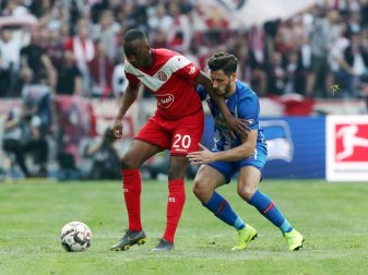 Lukebakio (r.) wechselt zur Hertha Lukebakio (r.) wechselt zur Hertha