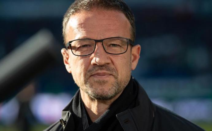 Frankfurts Sportvorstand Fredi Bobic kritisierte die Alkohol-Eskapade von Neuzugang Martin Hinteregger. Foto: Swen Pförtner