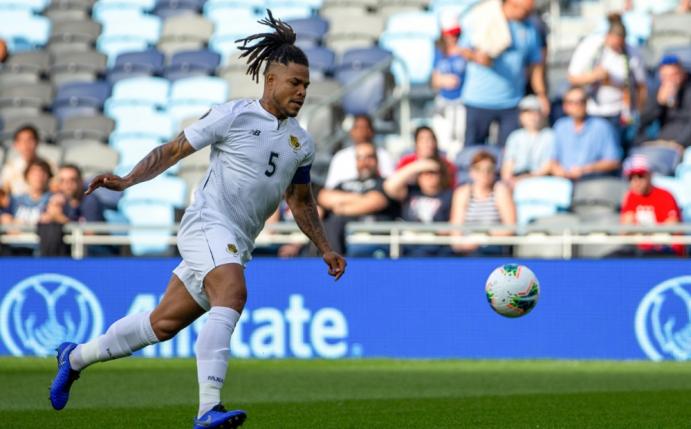 Roman Torres wurde für zehn MLS-Spiele gesperrt