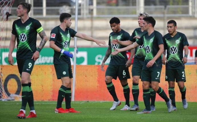 Der VfL Wolfsburg hat den französischen Erstligisten OGC Nizza in einem Testspiel mit 8:1 besiegt. Foto: E. Scheriau/APA