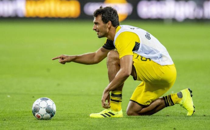 Borussia Dortmund muss im Supercup gegen den FC Bayern München auf Abwehrchef Mats Hummels verzichten. Foto: David Inderlied
