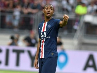 Abdou Diallo geht von einem Strammplatz bei Paris aus Abdou Diallo geht von einem Strammplatz bei Paris aus