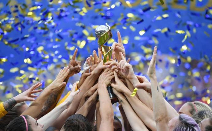 FIFA-Präsident Gianni Infantino hat mehr Preisgeld für den Frauenfußball in Aussicht gestellt. Foto: Sebastian Gollnow