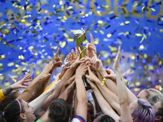 FIFA-Präsident Gianni Infantino hat mehr Preisgeld für den Frauenfußball in Aussicht gestellt. Foto: Sebastian Gollnow FIFA-Präsident Gianni Infantino hat mehr Preisgeld für den Frauenfußball in Aussicht gestellt. Foto: Sebastian Gollnow